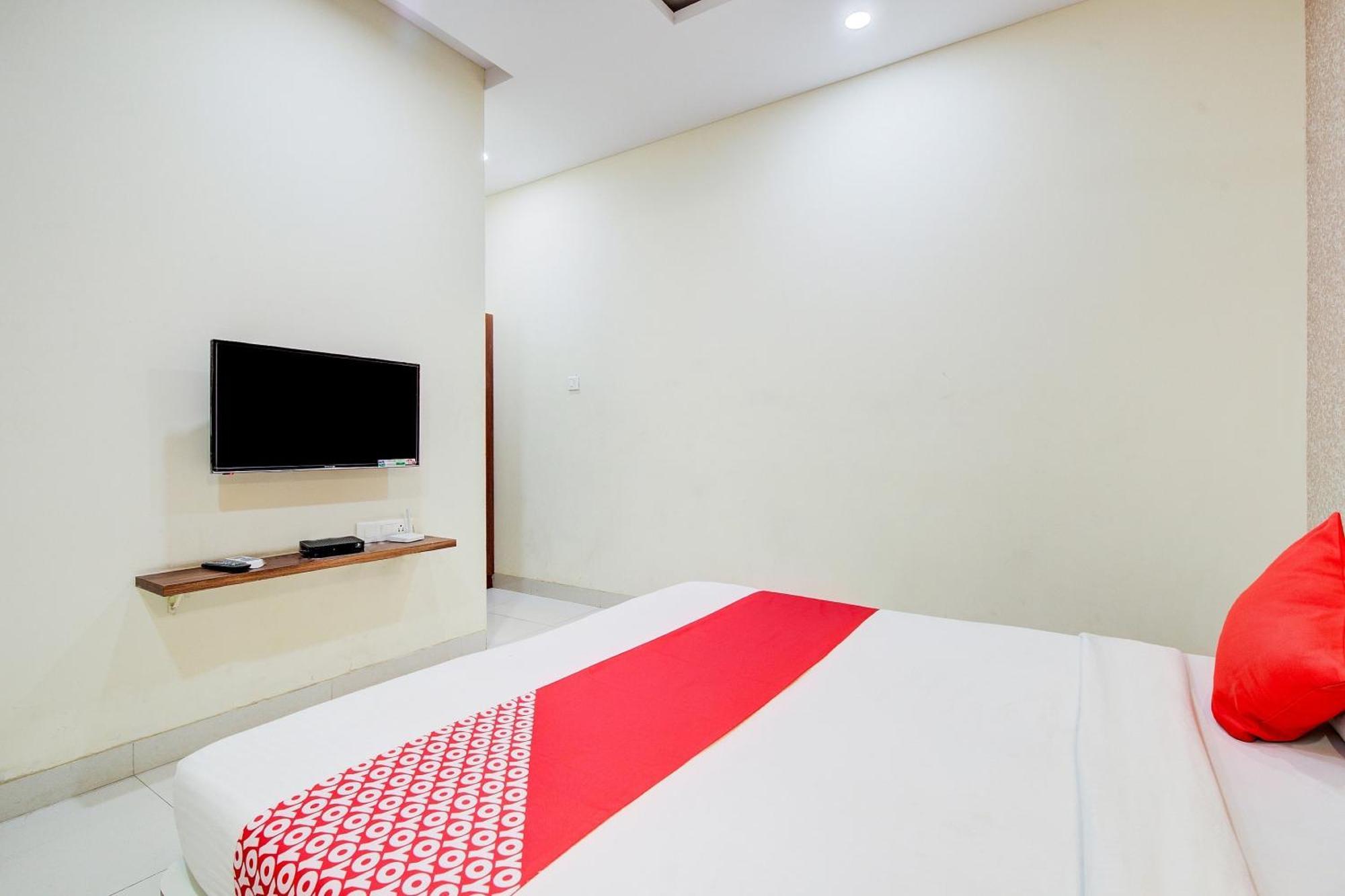 Hotel Collection O Sunshine Near Inox Pune