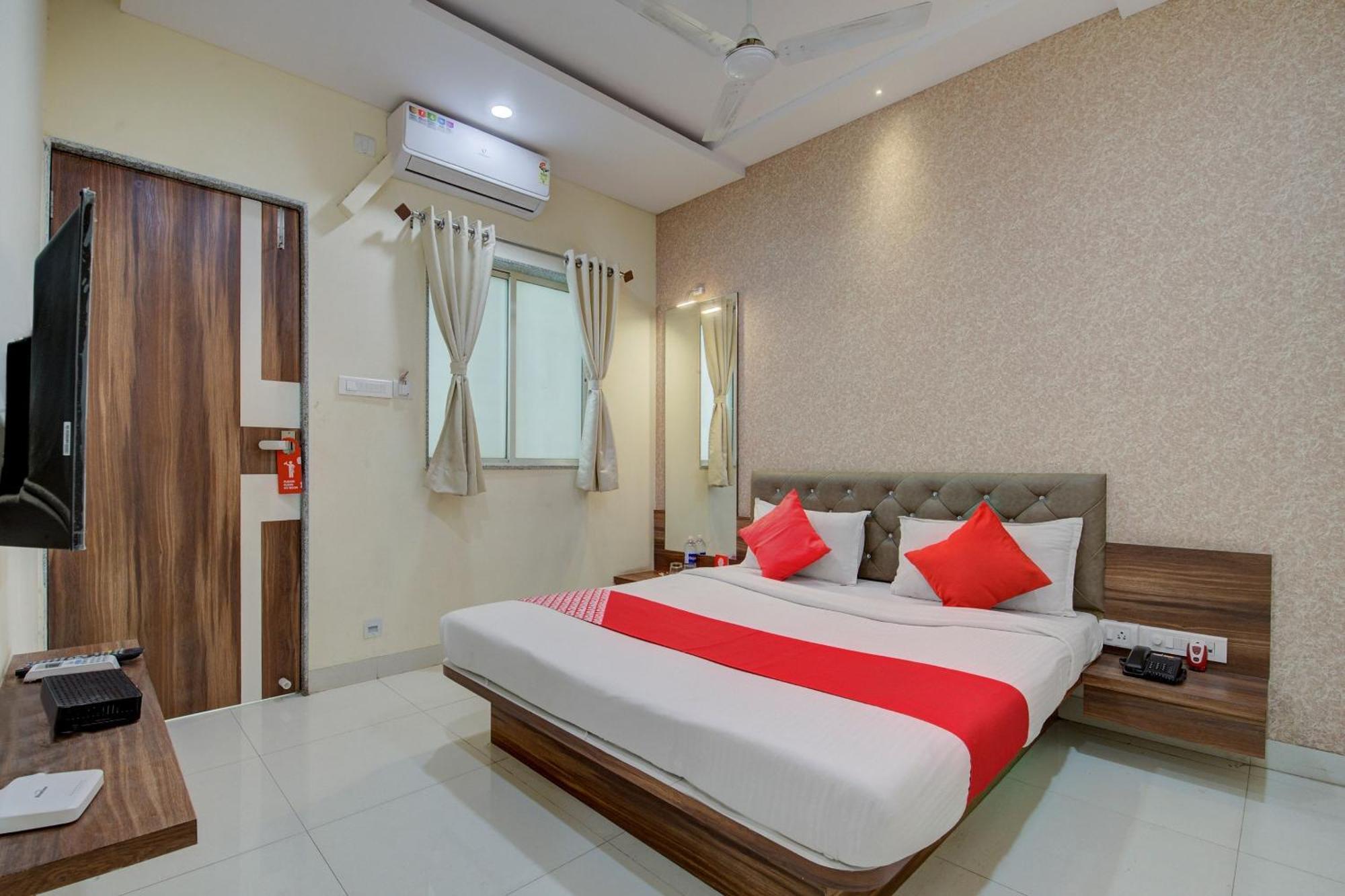 Collection O Sunshine Near Inox 4* Pune