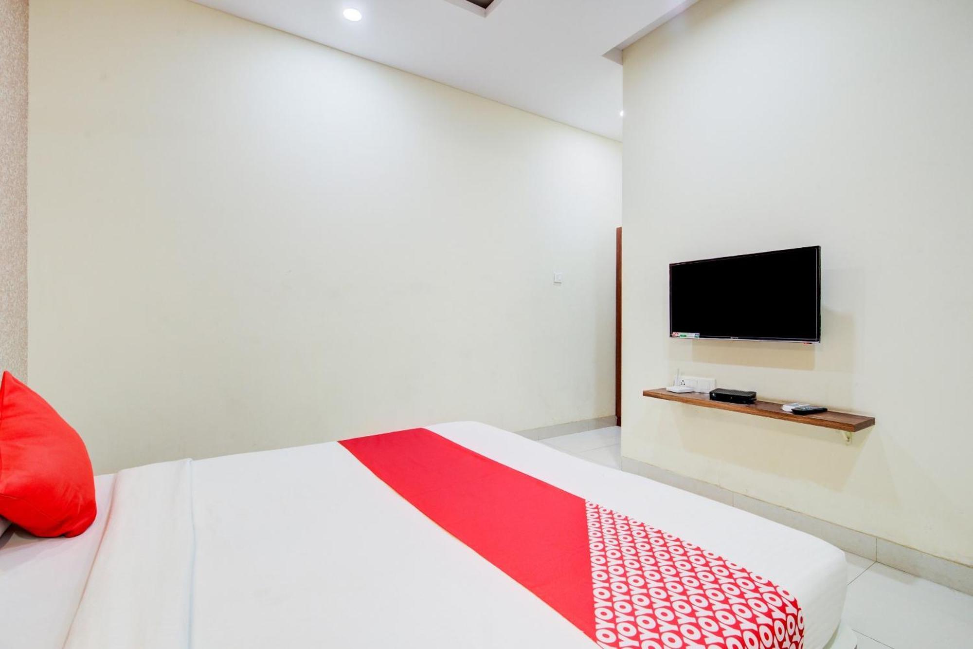 Hotel Collection O Sunshine Near Inox Pune